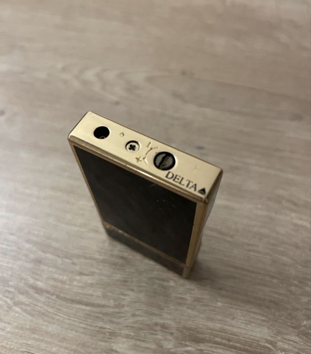 Stara zapalniczka DELTA