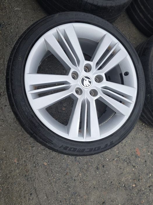 Koła letnie Felgi Skoda Octavia III model Pictoris 225/40R18