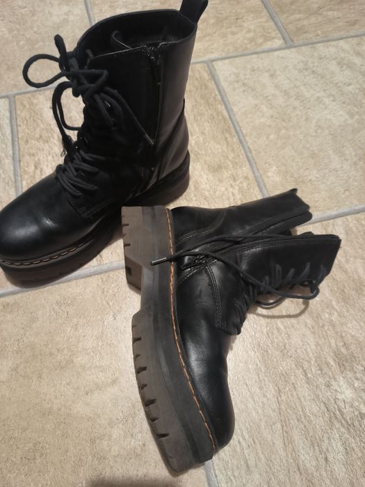 Glany damskie Martens