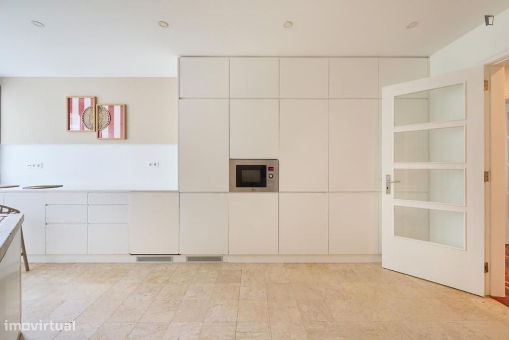 Quarto - localizado em Picoas Lisbon