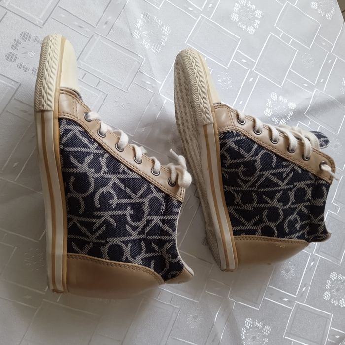 Calvin Klein Jeans Trampki na koturnie r 37