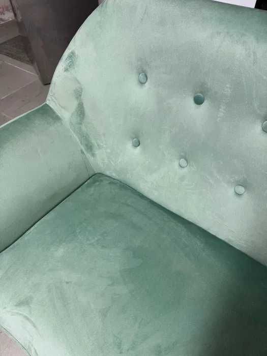 Sofá Verde de Veludo