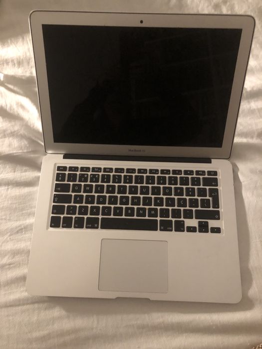 MacBook Air for Parts64740676561026121