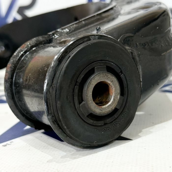 Передній речаг правий/лівий на Спринтер 907