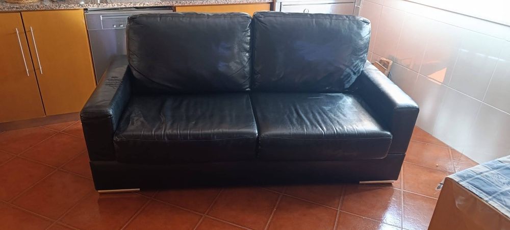 Vendo Sofá de três lugares