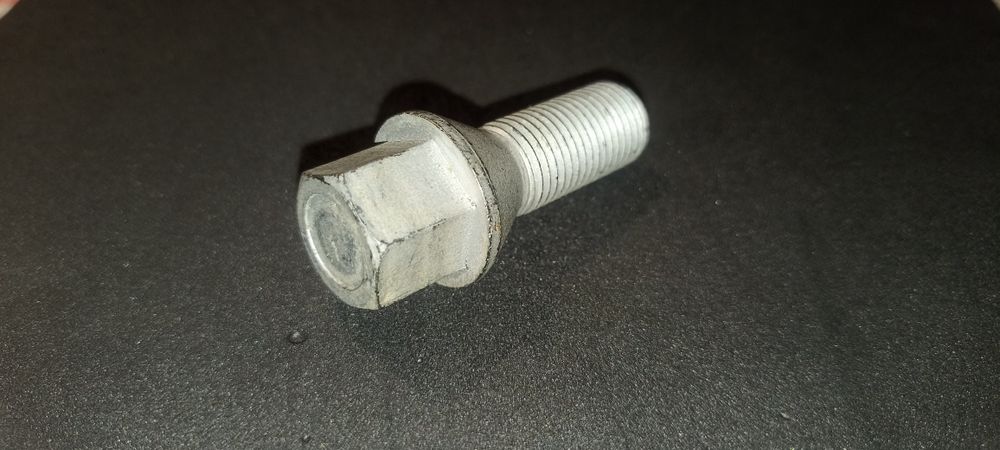 Болты колесные М12, М14