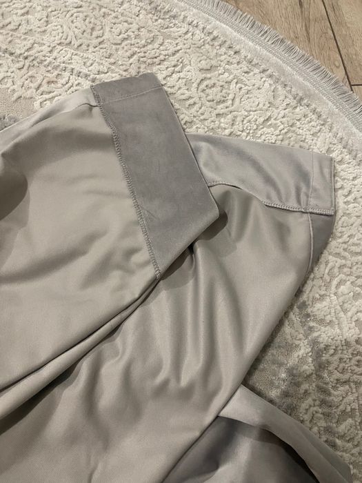 Бархат на штора сірого кольору