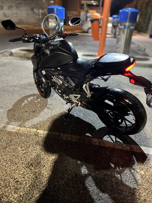Honda CB125R 2024 – Como nova – 15.200 km