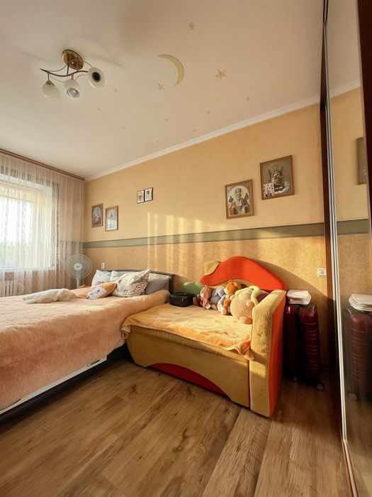 Продається 3кімн в районі 10 школи