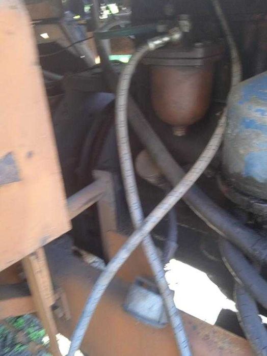 Продам навантажувач UN 053