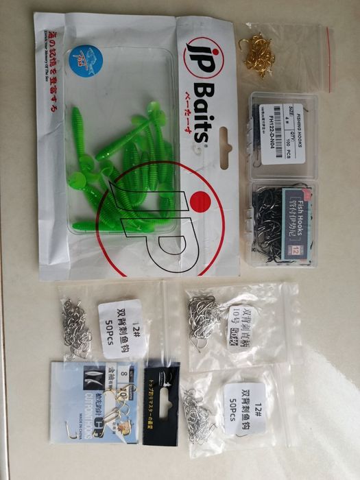 Силіконові приманки та гачки