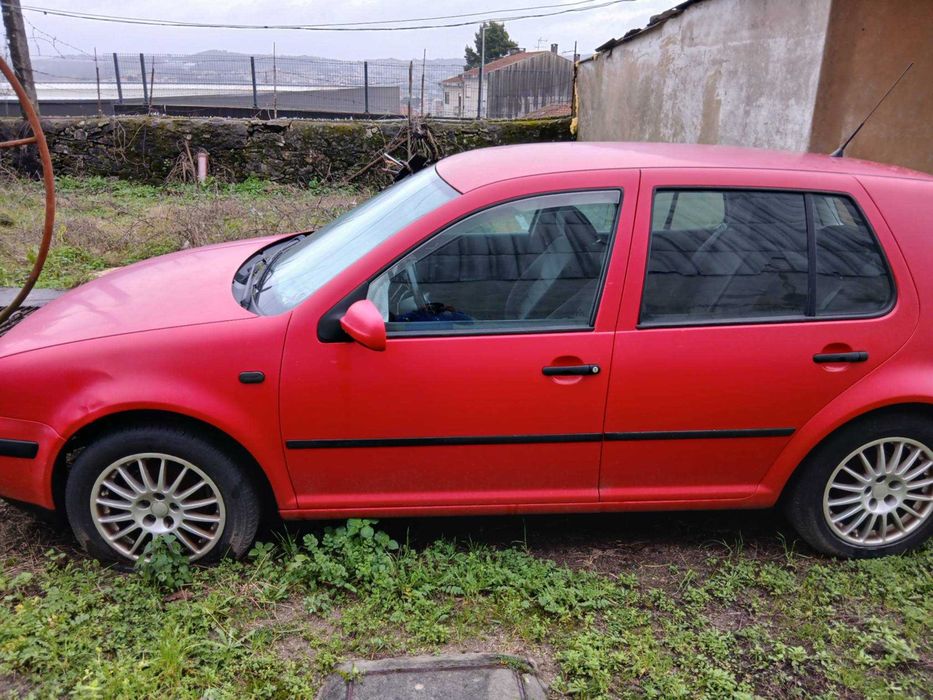 Vendo Volkswagen Golf 4 1.4 16v com GPL despachar.
