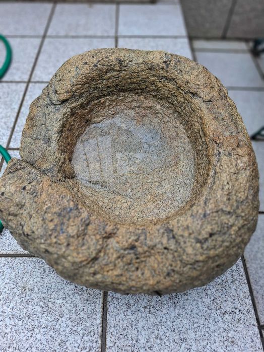 Bebedouro Antigo em Pedra