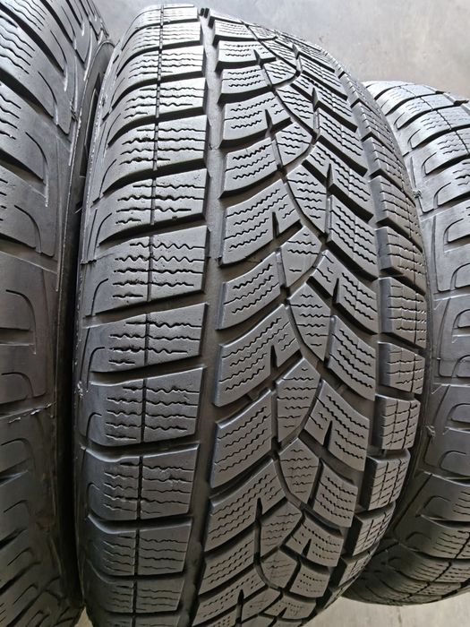 GoodYear UltraGrip Performance SUV R17 215/65 99V зимові шини добрі, свіжі