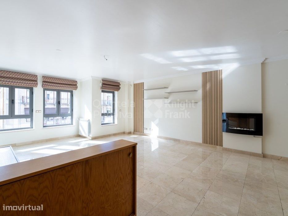 Apartamento T3 para arrendamento sem móveis em Picoas