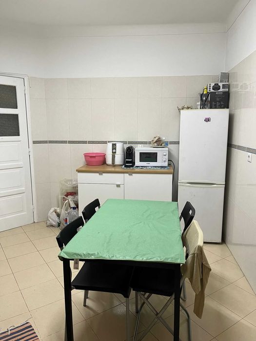 Quarto para arrendar em Benfica, perto do Fonte Nova