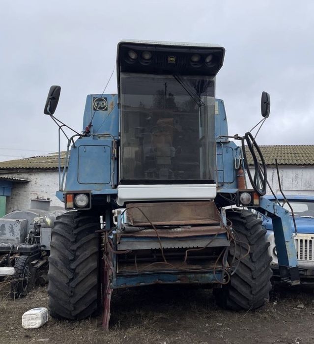 Комбайн СЛАВУТИЧ  КЗС-9.1 робочий