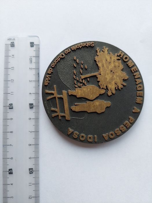 Medalha/Medalhão de homenagem à pessoa idosa