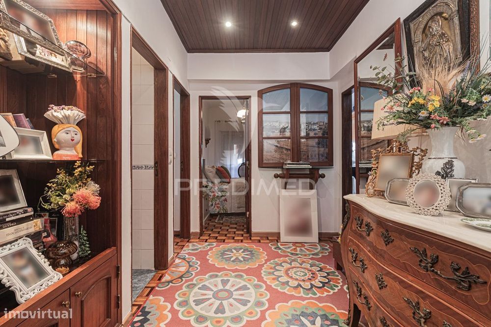 Apartamento T2 Remodelado | Muito Soalheiro | Cruz de Pau | 75 m²