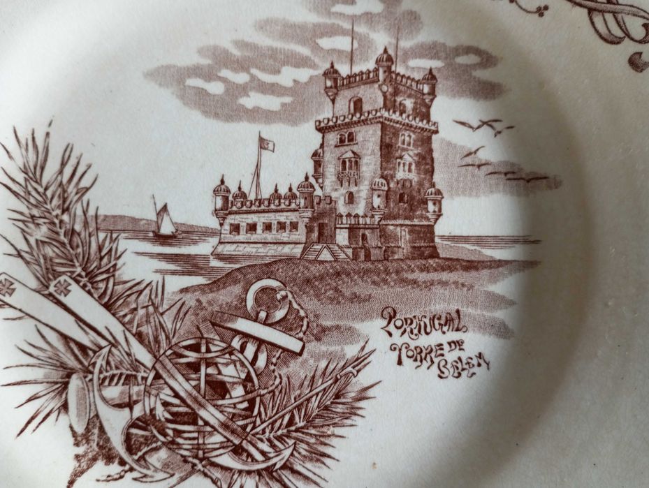 Antigo prato em faiança Massarelos "Torre de Belém"