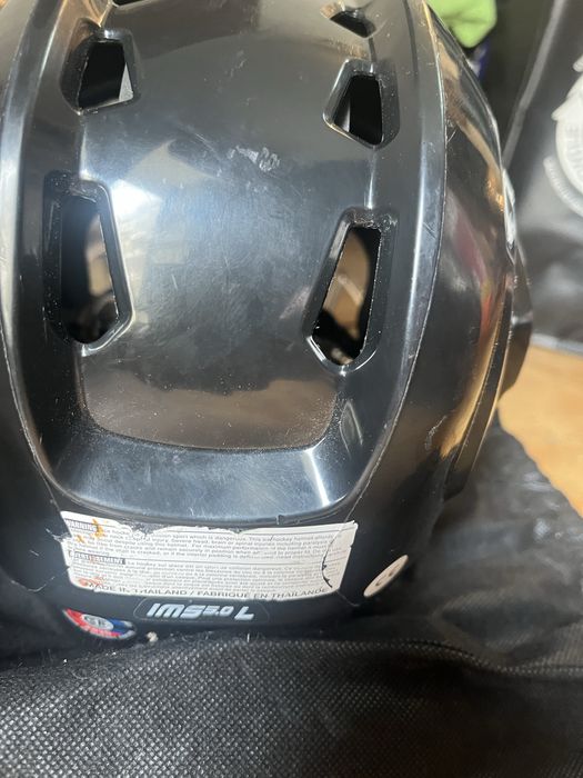 Capacete de hoquei patins