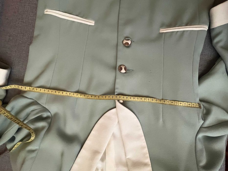 Zielonkawa garsonka firmy SUITSME