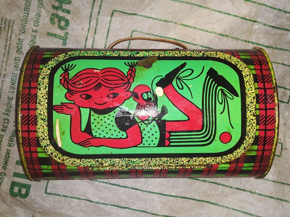 Дитячій металевий саквояж 1981 рік.Обмін на снігоприбиральну лопату.