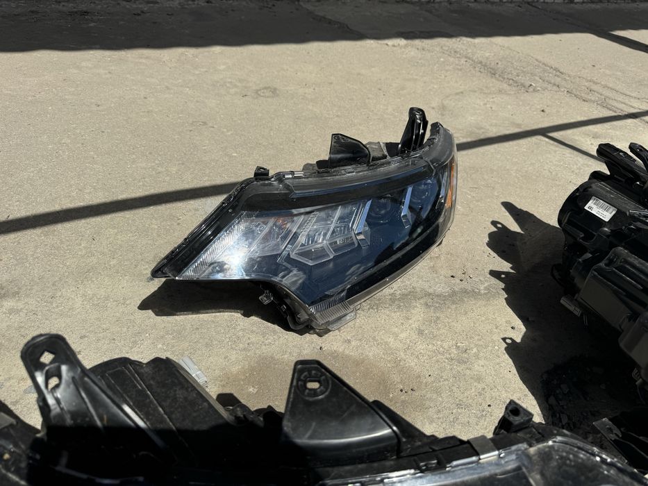 Фара Mitsubishi Outlander 3  halogen full led