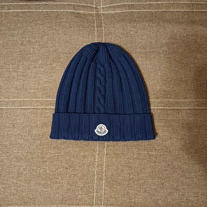 Шерстяная шапка unisex MONCLER