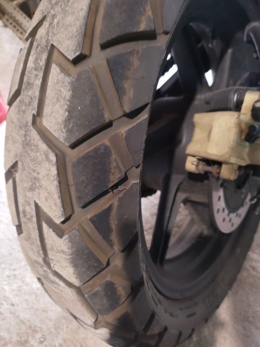 Pneu Continental TKC70
Medidas 170/60 R 17
Com pouco uso