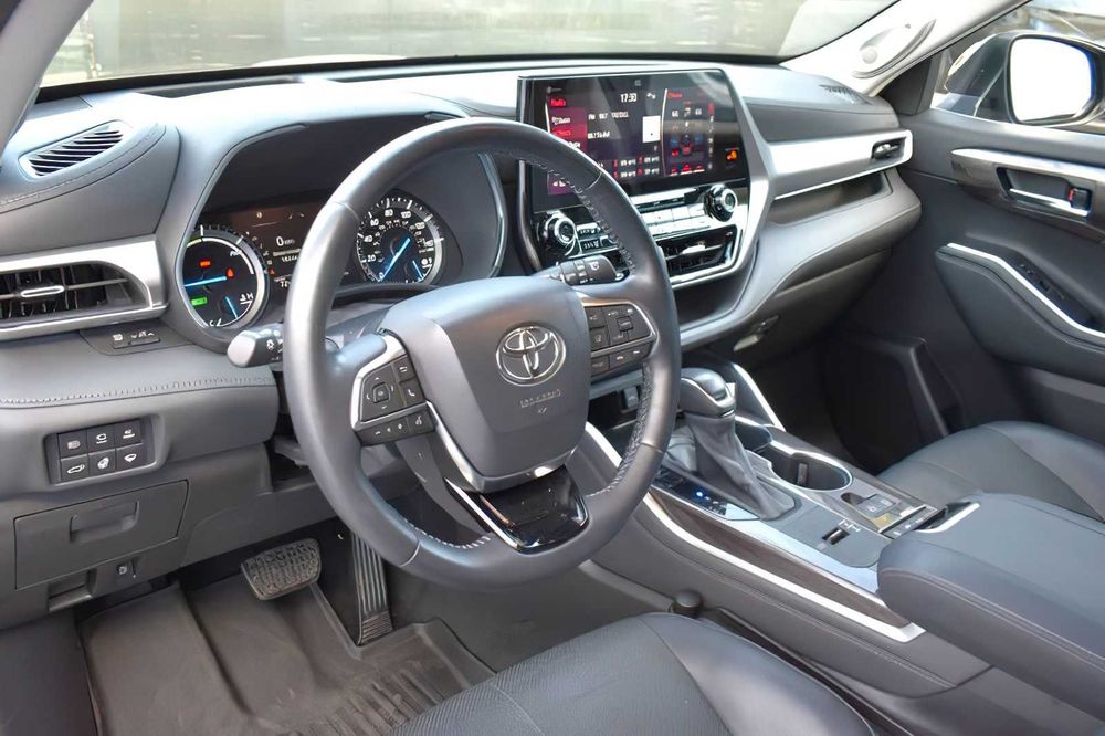 Toyota Highlander Platinum      2021
