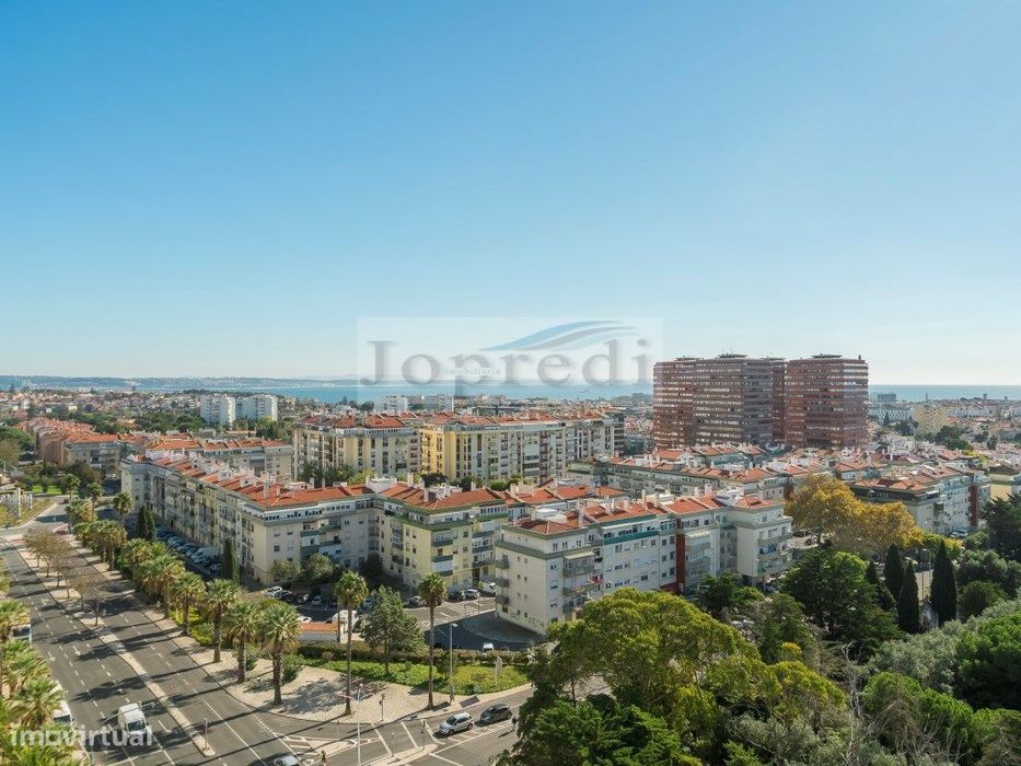 Apartamento T3 na Qta do Marquês c/ VISTA DE MAR na Torre Soleil, 2...