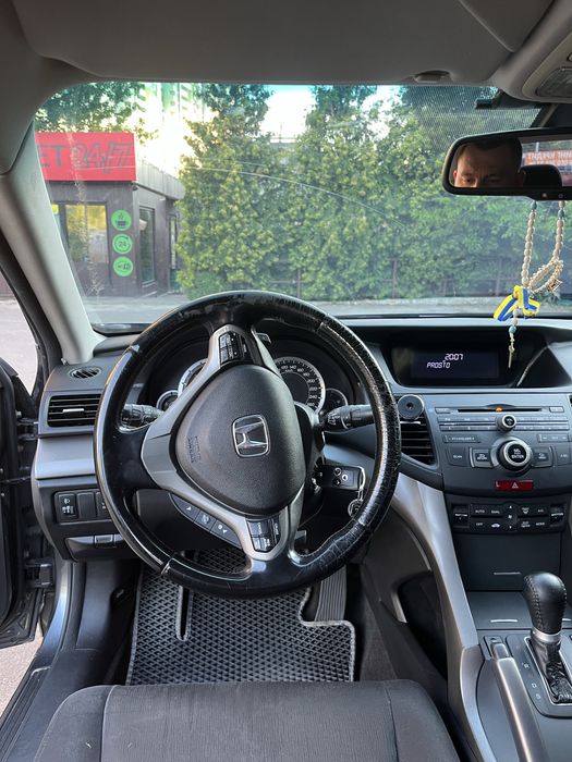 Легковий автомобіль