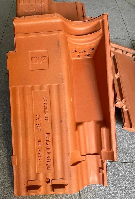 Telhas  novas  para telhado.