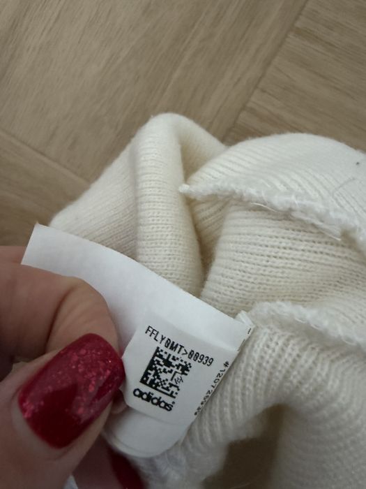 Damska czapka śmietankowa Adidas