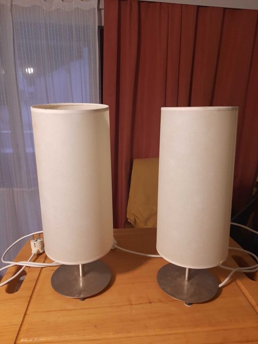 Dois candeeiros usados