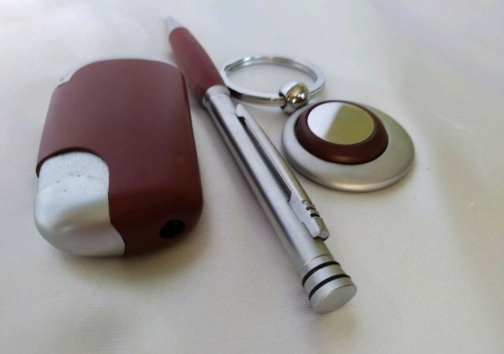 Подарунковий набір запальничка, ручка, брелок, новий