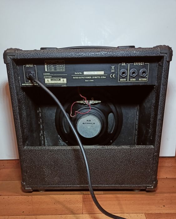 Wzmacniacz gitarowy Career 8" combo piecyk do: gitara elektryczna