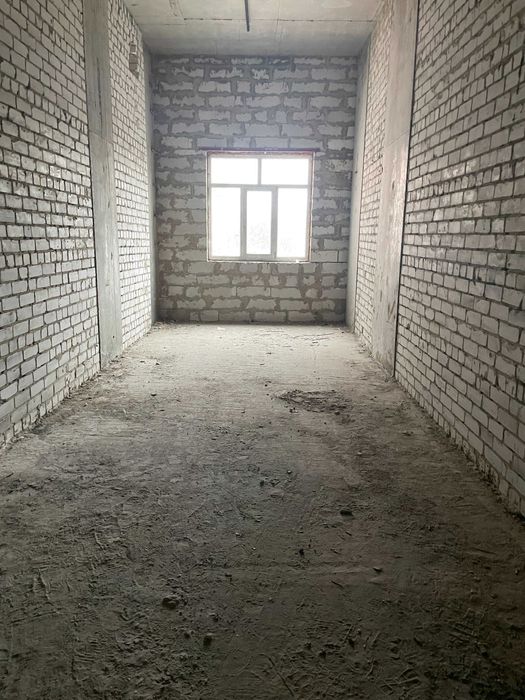 Фасадне приміщення комерційного призначення