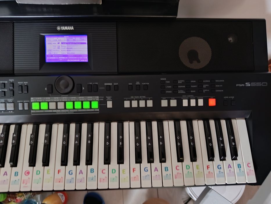 Keyboard Yamaha psr s650