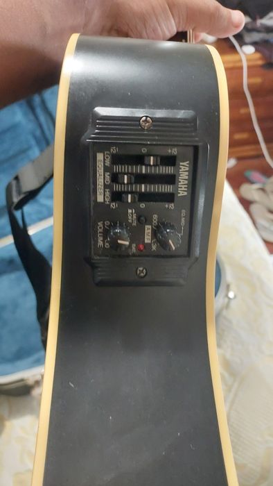 Yamaha APX-4A + Case Rígido – Excelente Estado
