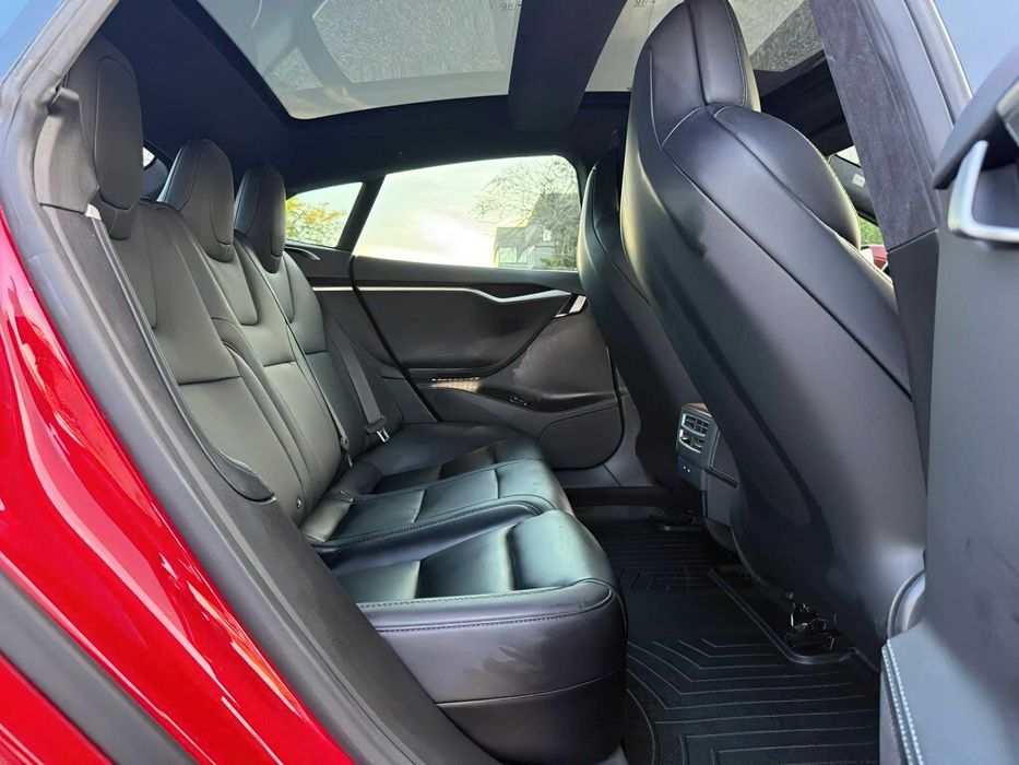 Tesla Model S 100D      2017