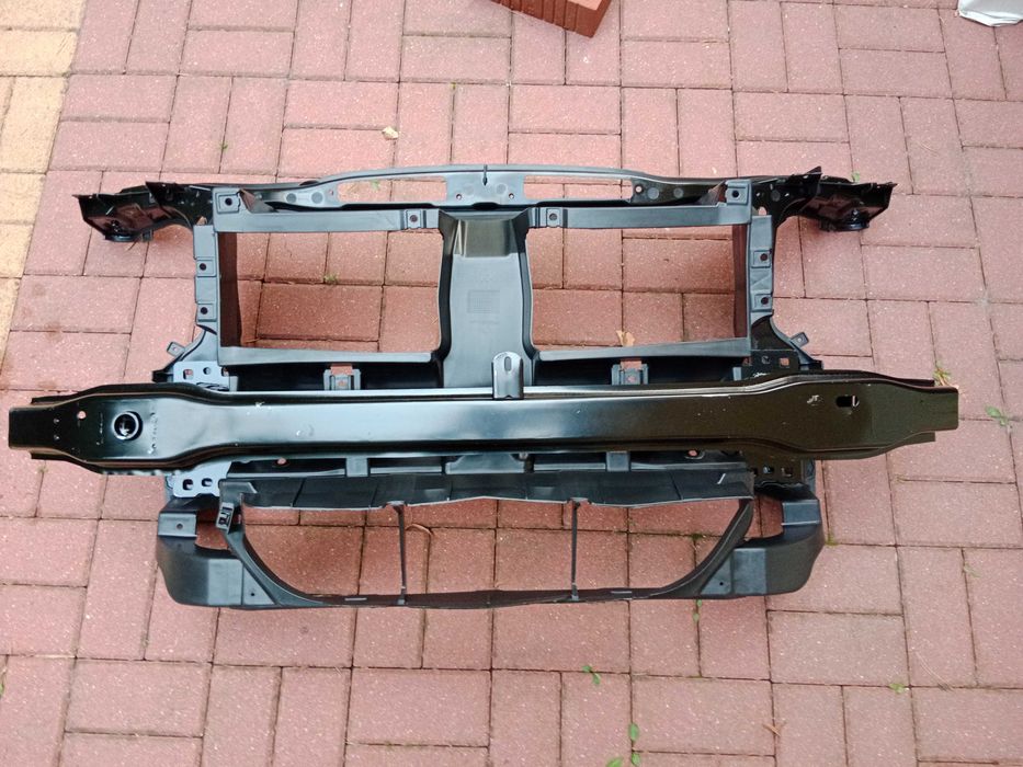 BMW X1 E84 pas przedni + wzmocnienie