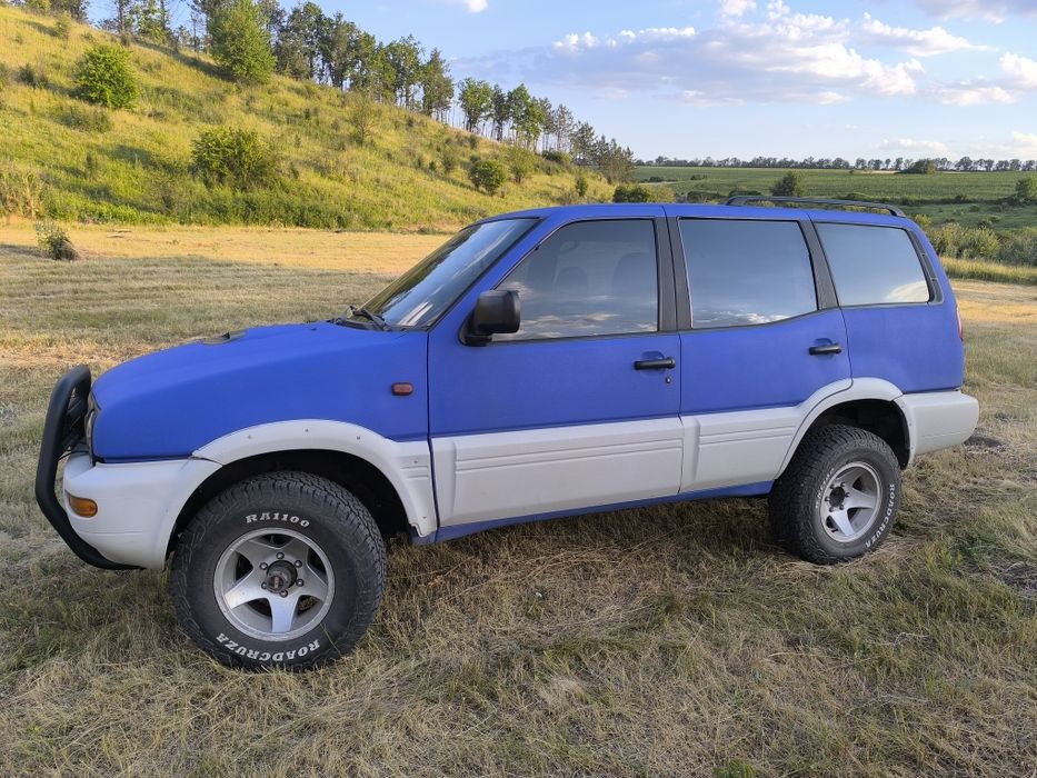 Nissan Terrano   2.7 tdi