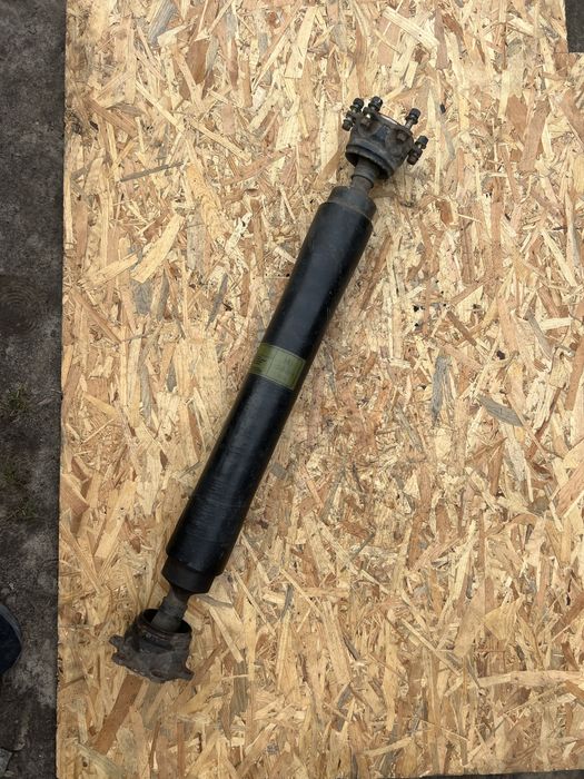 MR498388 Кардан карданний вал задній Mitsubishi Pajero Wagon 3/4 3.2