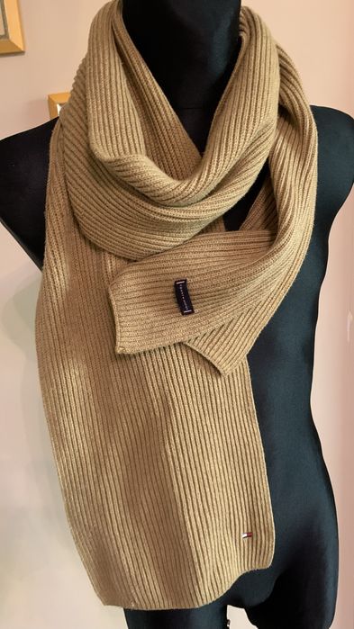 Tommy Hilfiger szal długi