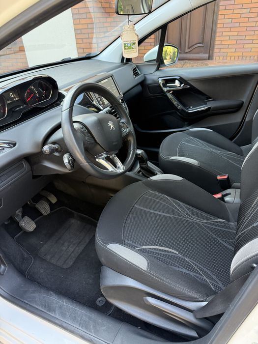 Sprzedam Peugeot 208