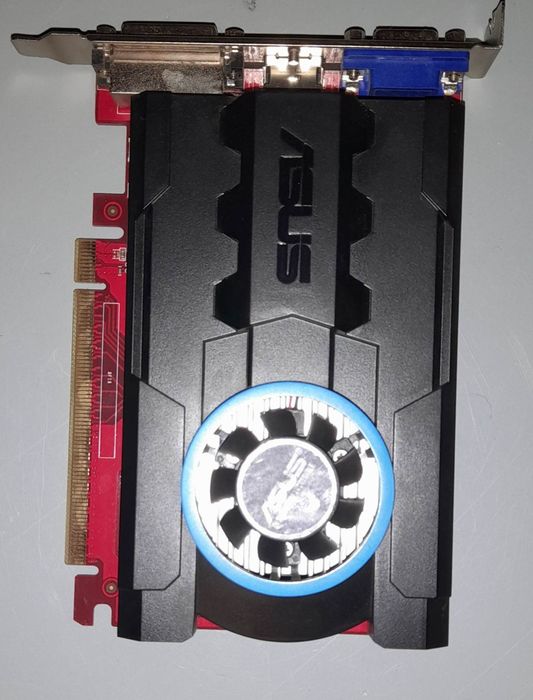 ASUS radeon r7 240 1 gb