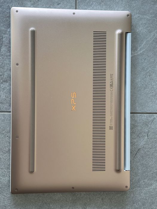 Laptop Dell XPS P82G 8GB RAM 256SSD Core i7 8550U