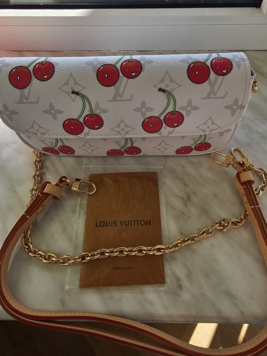 Сумка Loui Vuitton & Murakami 
25000 грн